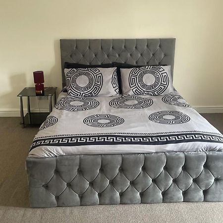 Stylish 1-Bed Apt - Sleeps 4 - Parking - Wifi Manchester Exterior foto