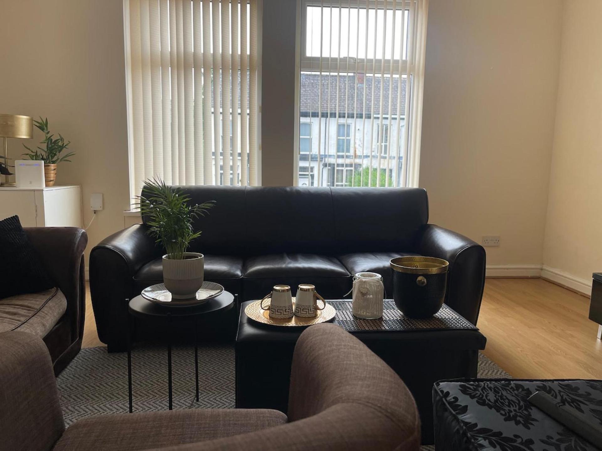 Stylish 1-Bed Apt - Sleeps 4 - Parking - Wifi Manchester Exterior foto